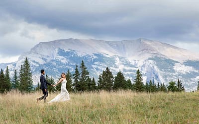 Best Time of Year for a Mountain Wedding in Alberta
